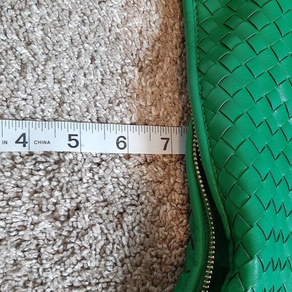 Melie Bianco Brigitte Woven Kelly Green Vegan Leather Bag - Picture 14 of 14